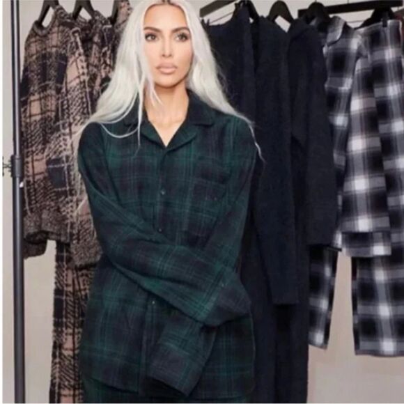 NEW Skims Flannel Plaid Sleep Shirt Button-Up Chest Pocket Cypress Plaid Medium - Picture 1 of 8